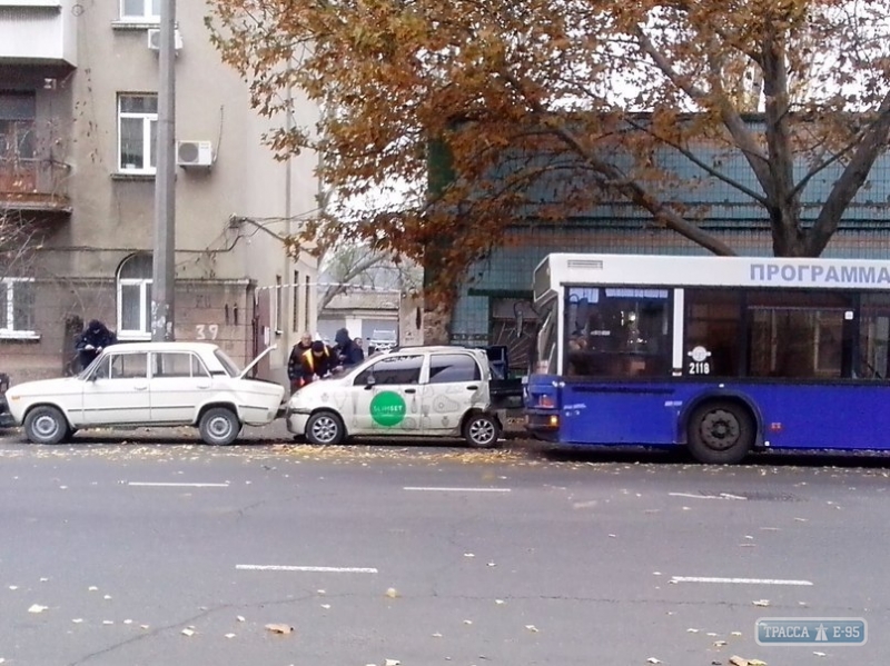 Водитель автобуса устроил масштабное ДТП на одесской Пересыпи