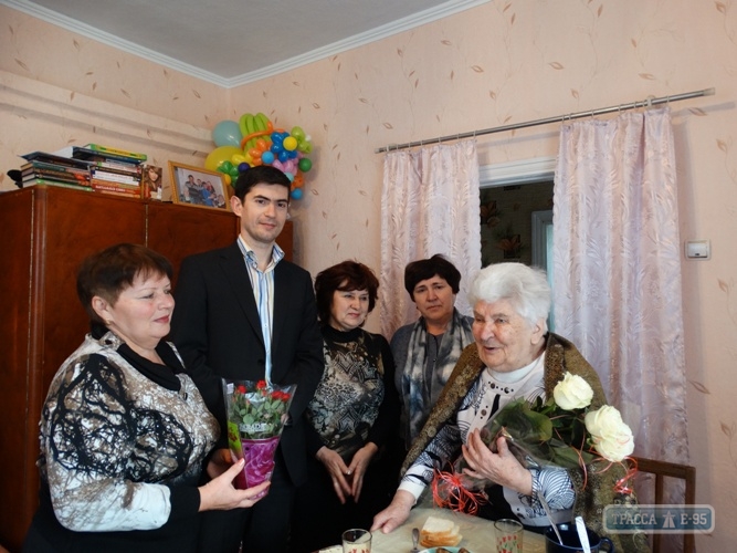 Ветеран войны из Великой Михайловки отметила 90-летний юбилей