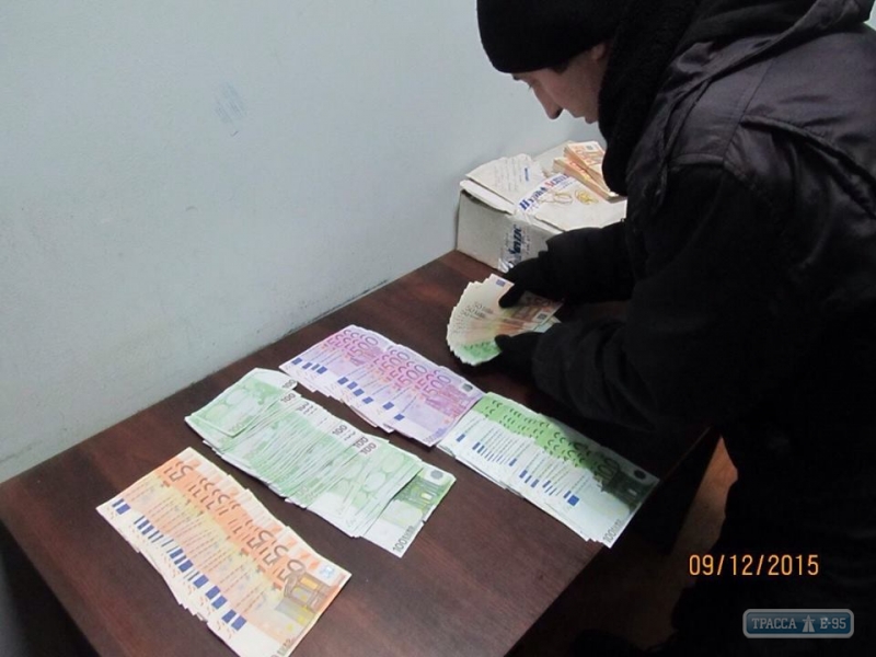 Одесские пограничники отобрали у гражданина Румынии более 30 тысяч евро