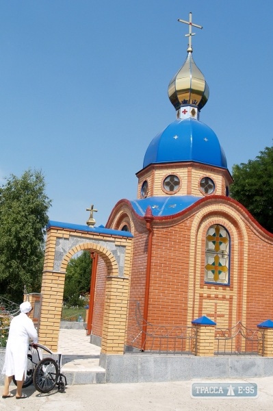 Санитарка Любашевской больницы подала в суд на главврача, заставлявшего ее продавать свечки в церкви