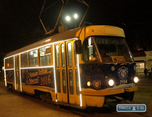 Трамвай с Дедом Морозом и Снегурочкой будет курсировать по Одессе в канун Нового года