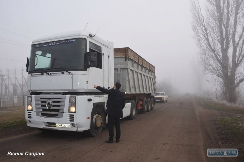Глава Савранской РГА запретил движение грузовиков с щебнем через райцентр