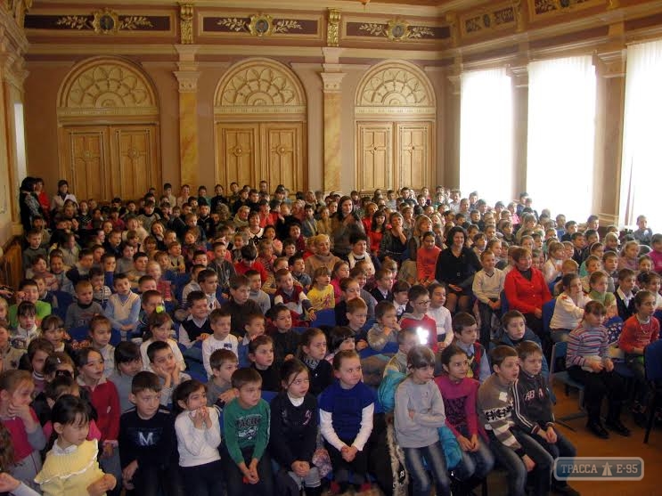Фонд Фурсина провел новогодние утренники в школах Ананьевского района Одесской области