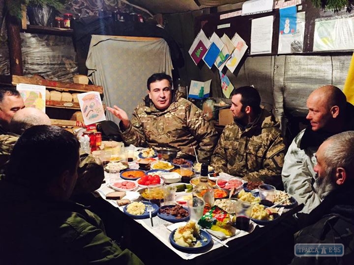 Саакашвили встретил новый год с одесскими бойцами в зоне АТО