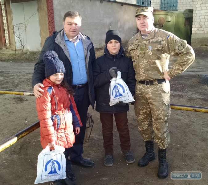 Дети бойцов АТО и инвалиды Ананьевского района получили подарки от благотворительного фонда