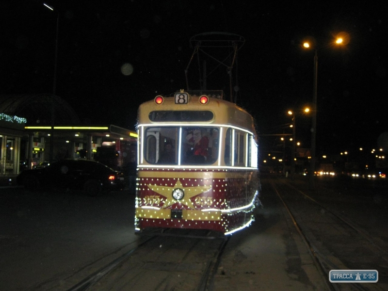 Новогодний трамвай с церковным хором проедет по Одессе в воскресенье