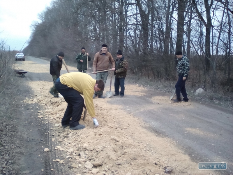 Жители села в Кодымском районе за свой счет отремонтировали дорогу и мост