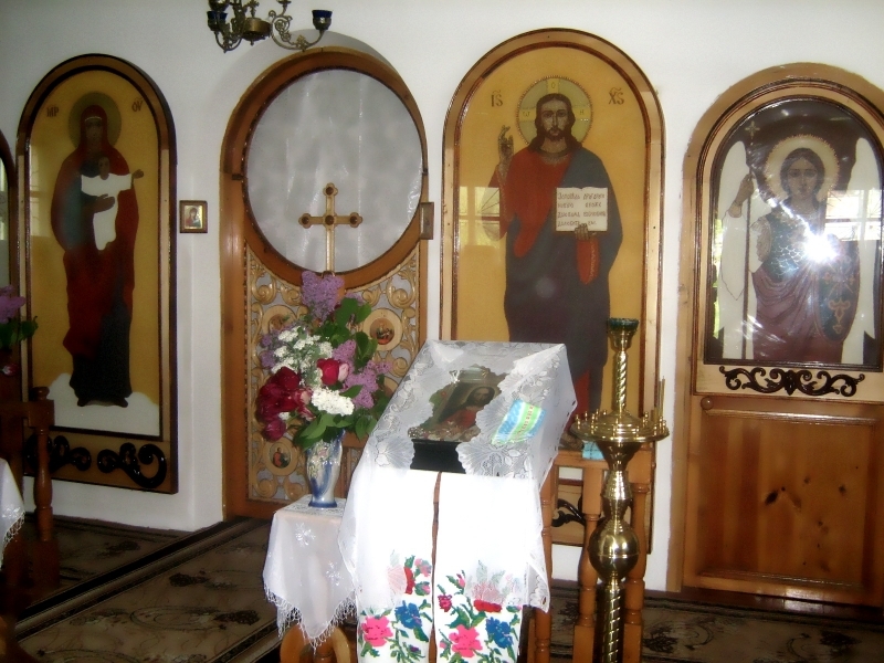 Художник из Кодымского района Одесщины создал для местной церкви уникальный иконостас из... зерна
