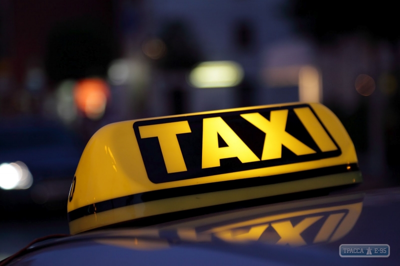 Мужчина в Измаиле взял в заложники таксиста и три часа катался с ним по городу