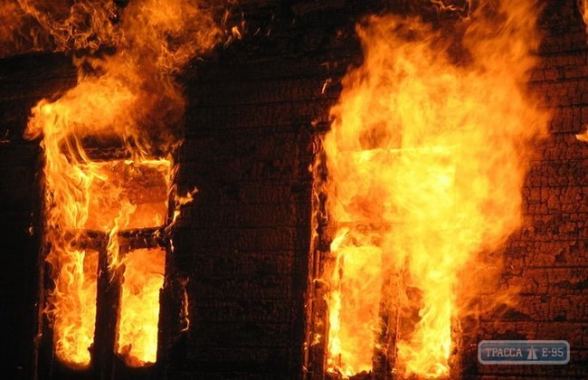Два человека погибли на пожаре в Одессе