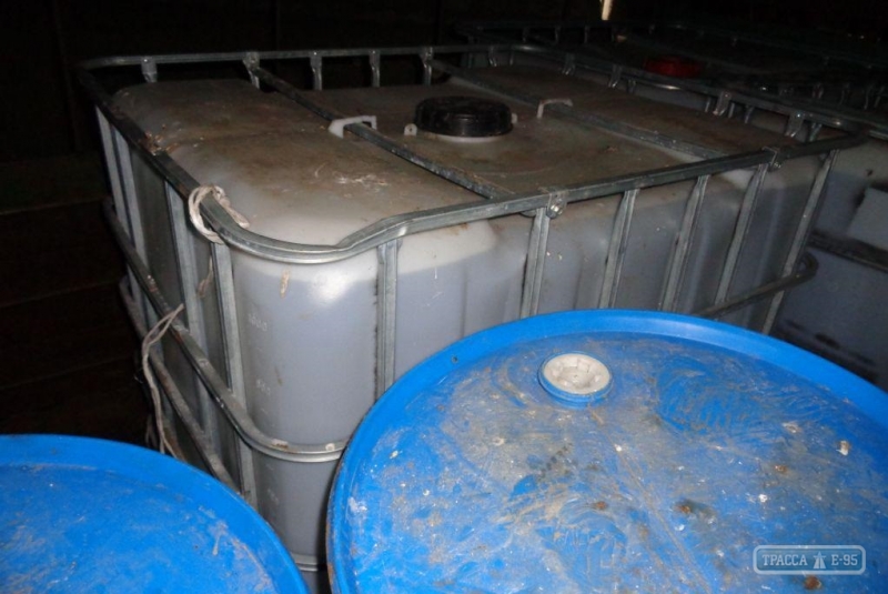 Пограничники обнаружили во Фрунзовском районе ферму с тоннами спирта
