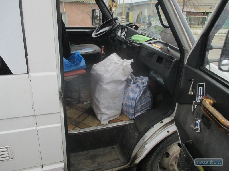 Полицейские обнаружили в автобусе Одесса – Рени 80 литров спирта