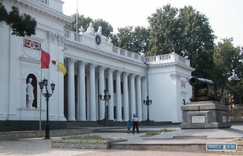 Одесский облсовет вновь не передал Одессе памятник Дюку и здание мэрии