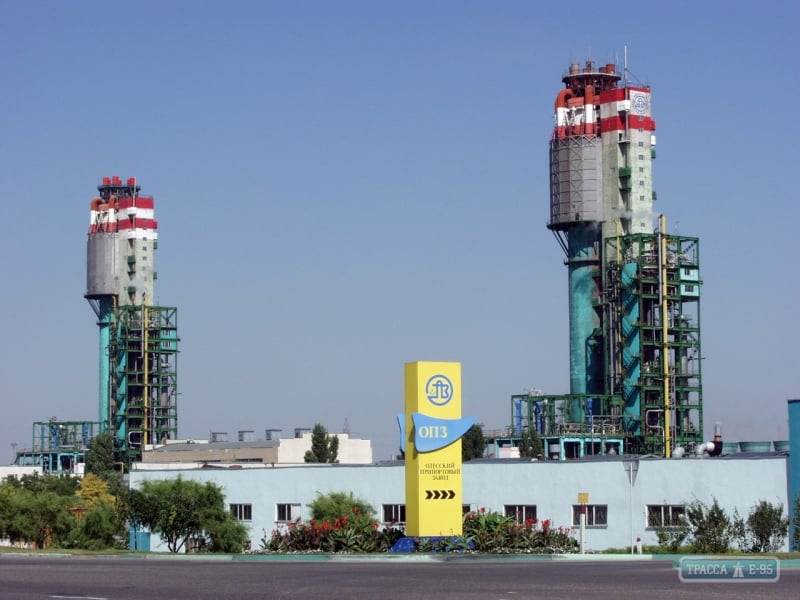 Одесский припортовый завод выставят на продажу в июне