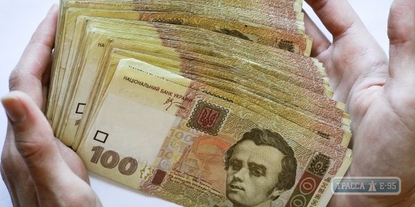 Главный инспектор таможенного поста в Одесской области погорел на взятке в 2 тыс. гривен