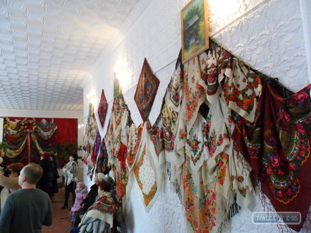 Балтский музей на Одесщине открыл уникальную выставку женских платков