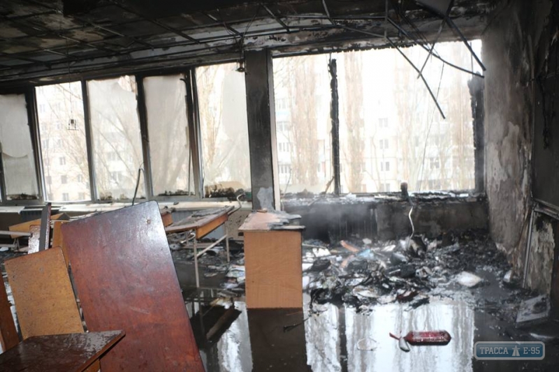 Пожар, возникший в одесской школе, полностью уничтожил класс (фото)