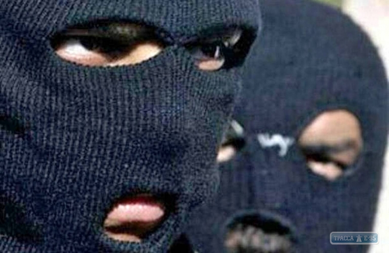 Четверо неизвестных в масках зверски пытали депутата сельсовета в Ренийском районе