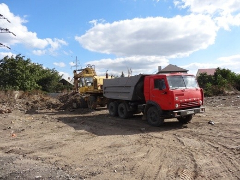 Компания-застройщик предложила ради строительства трассы вырубить в Одессе более тысячи деревьев