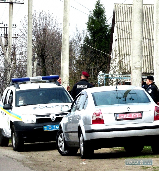Полиция и спецназ проводят масштабный рейд в Любашевском районе. Идут аресты