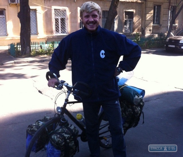 Одессит полгода странствовал на велосипеде по Африке и финишировал в Болградском районе