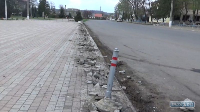 Пьяный автомобилист снес более 30 ограждающих столбиков в Ширяево
