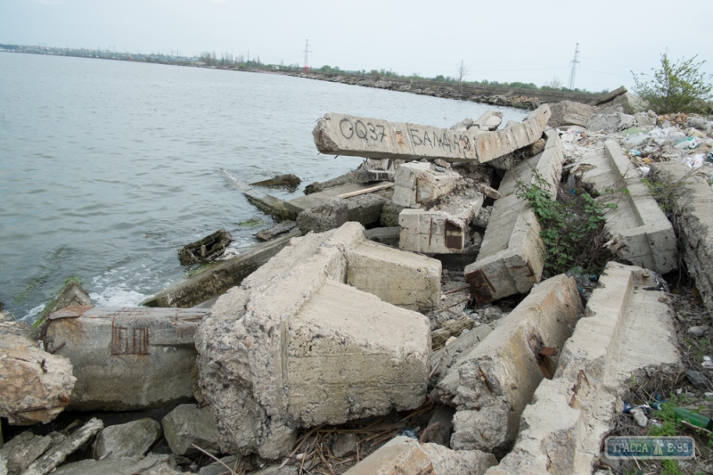 Дамба Хаджибейского лимана: строительный мусор, который спасает Одессу от наводнения (фото)