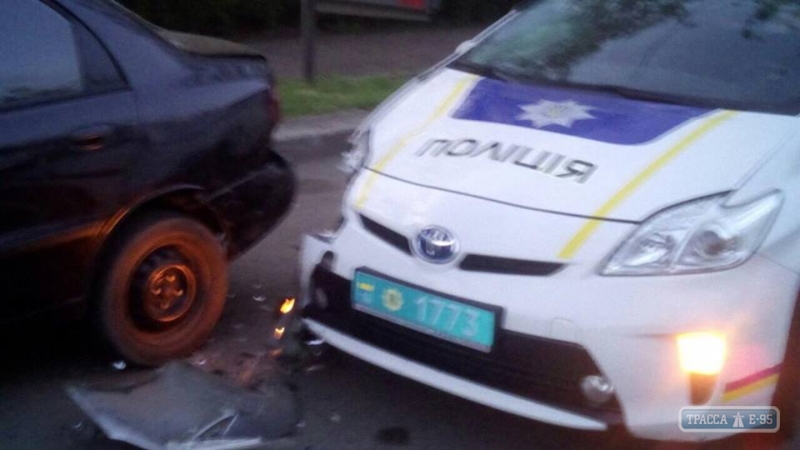 Автомобиль патрульной полиции сбил мужчину в Одессе