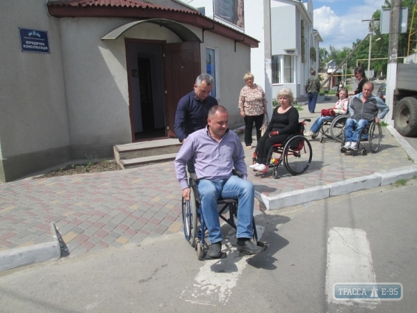 Чиновники Балты ради эксперимента сели в инвалидные коляски