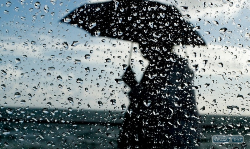 Сильный дождь с градом ожидается в Одесской области в среду
