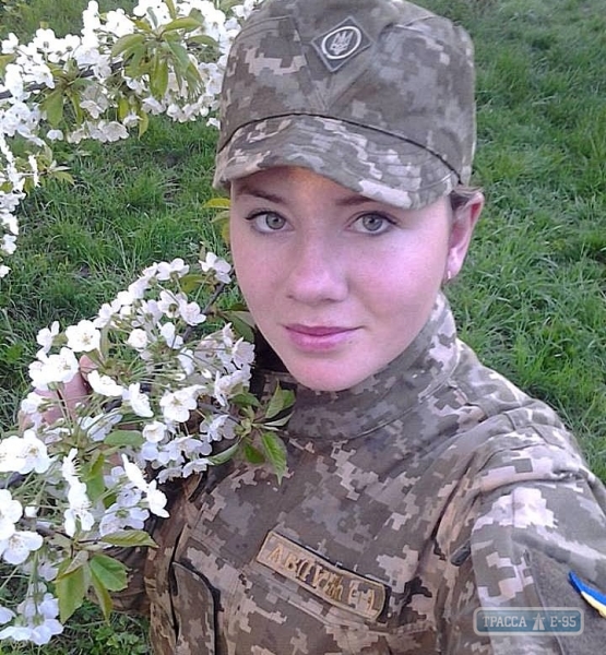 Шесть девушек из Любашевского района пошли служить в армию по контракту