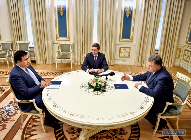Президент поручил Саакашвили проконтролировать строительство трассы Одесса – Рени