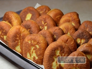 Шестеро подростков отравились пирожками, купленными на автостанции в Болграде