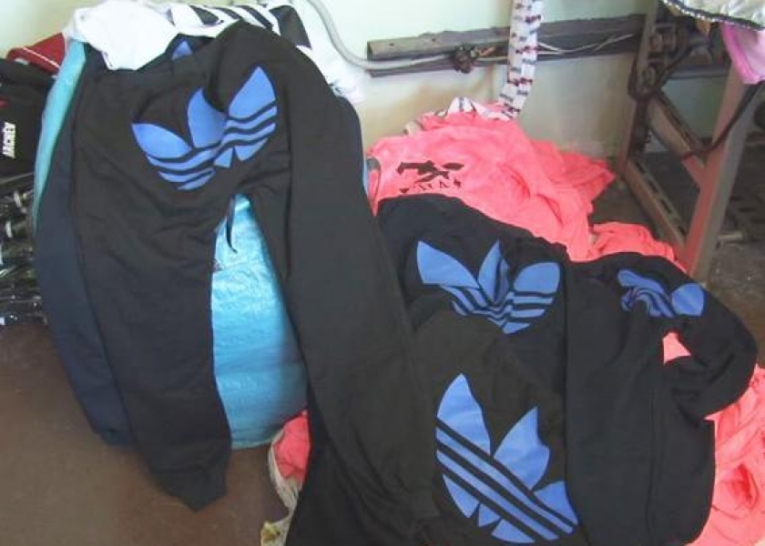 Одесская милиция закрыла швейный цех по пошиву одежды с логотипами всемирно известных брендов