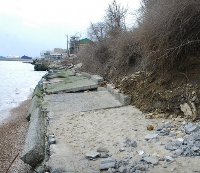 Зимние штормы уничтожили одесские пляжи