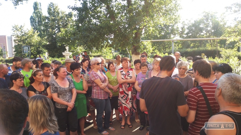 Жители Радостного в Ивановском районе восстали из-за задержания поселкового головы
