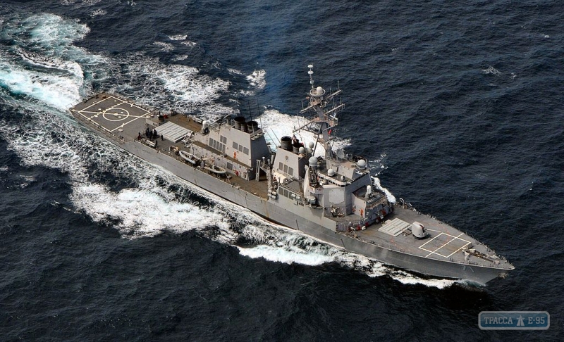 Ракетный эсминец США прибыл в Одесский порт (фото)