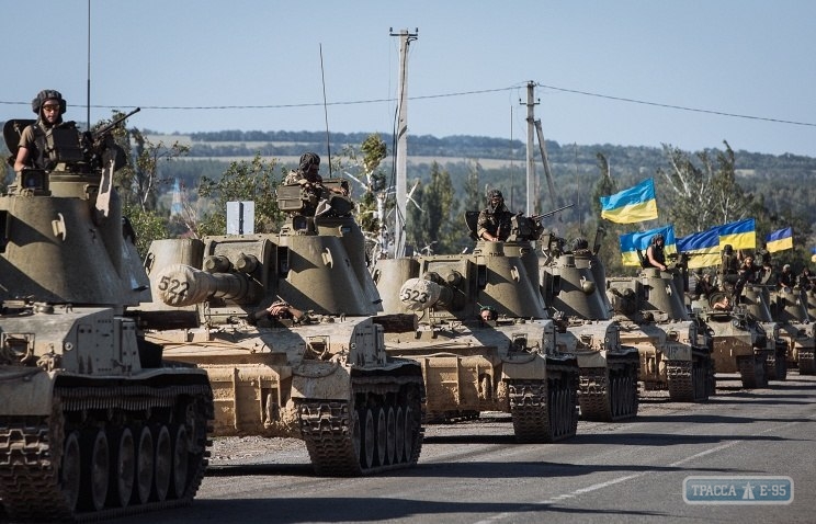 Колонны военной техники будут проезжать по территории Одесской области