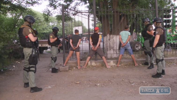 Одесские полицейские задержали группу квартирных воров (фото)