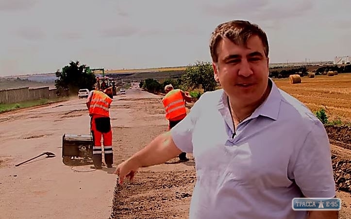 Саакашвили утверждает, что получил всю необходимую сумму на ремонт трассы Одесса - Рени