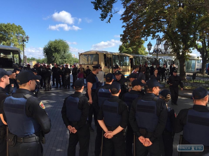 Одесская полиция оцепила Приморский бульвар, где будет проходить ЛГБТ-марш 