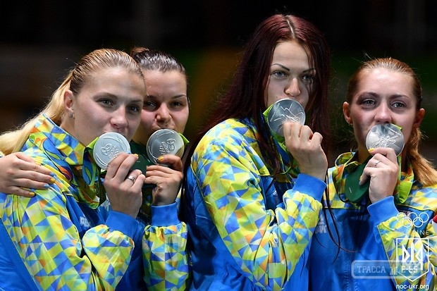 Одесситка в составе украинской команды саблисток завоевала серебряную медаль на Олимпиаде