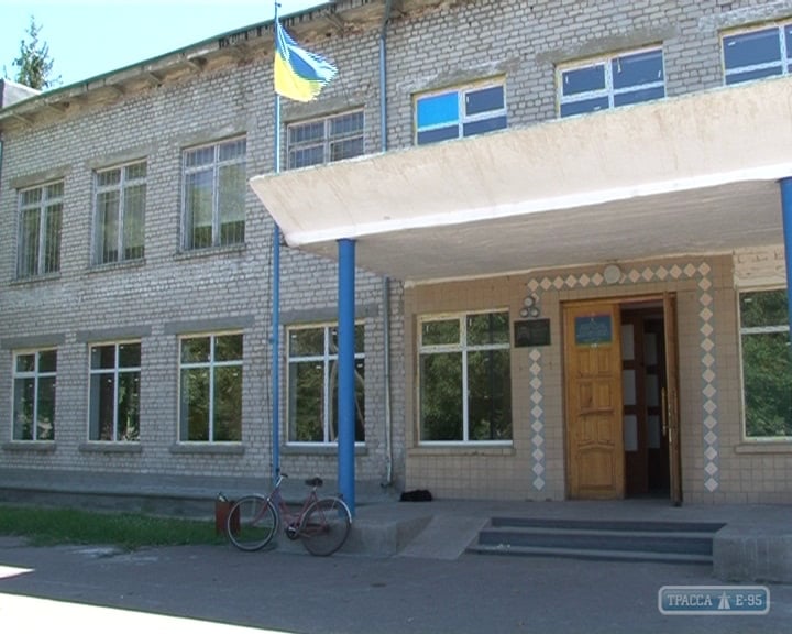 В Любашевской школе-лицее заменили две сотни окон