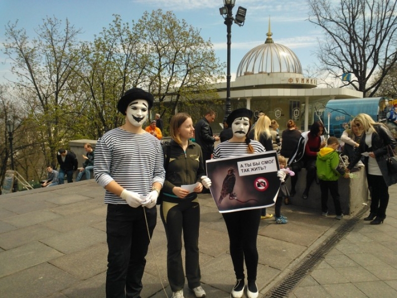 Одесские зоозащитники креативно подошли к борьбе с уличными фотографами, измывающимися над животными