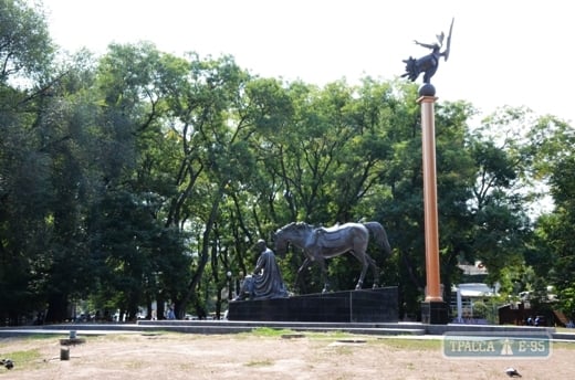 Мэрия Одессы занялась благоустройством Старобазарного сквера