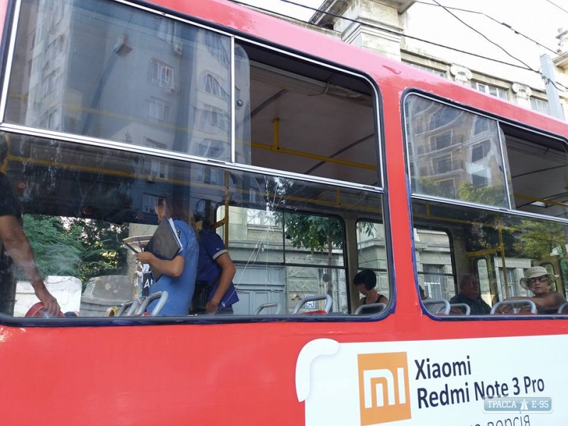 Мужчина в Одессе открыл стрельбу в трамвае: ранена пассажирка