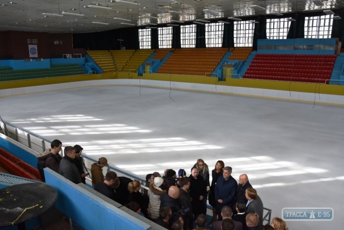 В одесском Дворце спорта восстанавливают ледовую арену, закрытую 20 лет назад