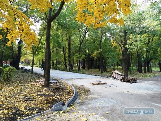 В Одессе начался ремонт Преображенского парка (фото)