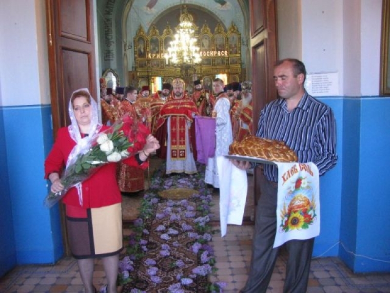 Архиепископ Балтский и Ананьевский Алексий провел выездное праздничное богослужение в Ананьеве