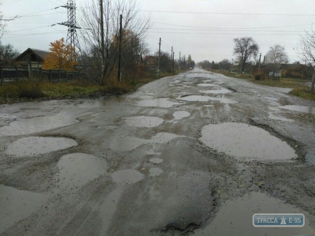 Ремонт разрушенной дороги в Раздельнянском районе перенесли на следующий год